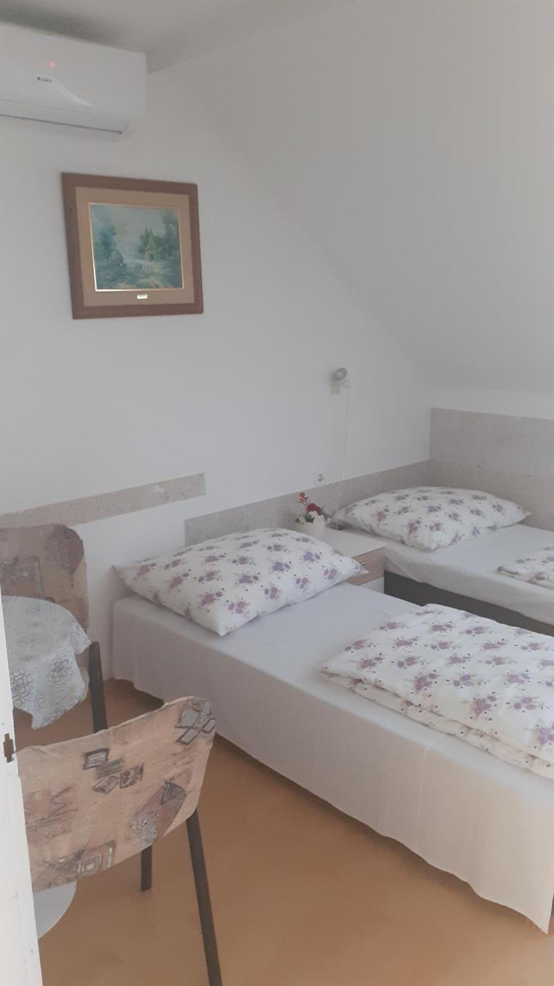 Czinger Vendégszobák Mosonmagyarovar Exterior foto