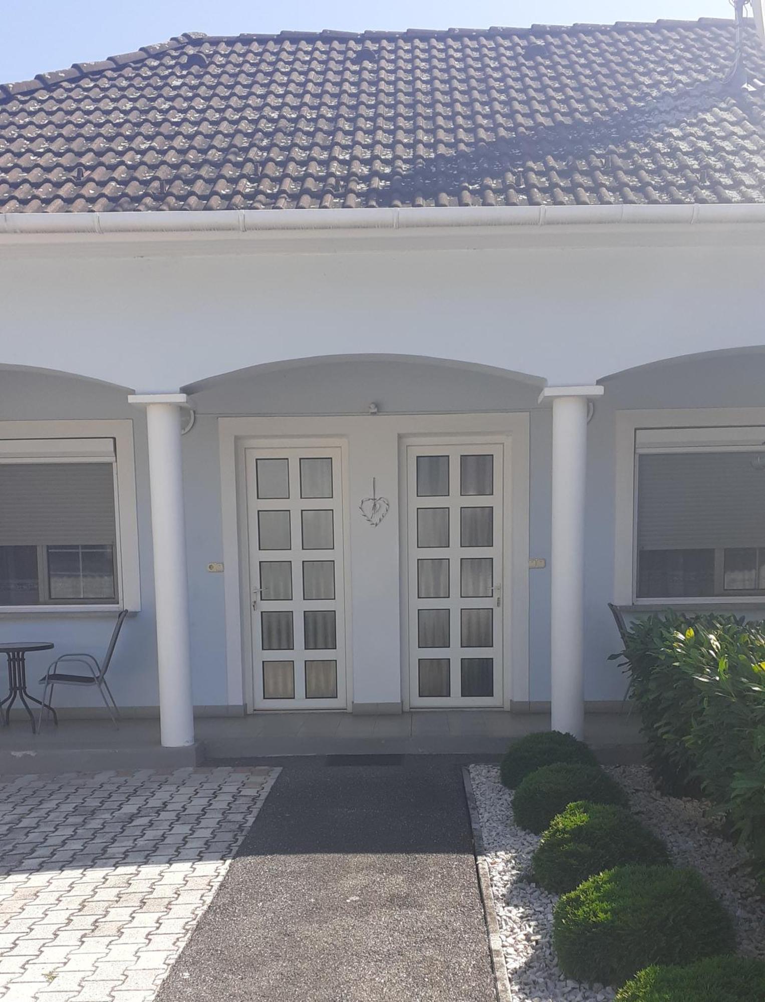 Czinger Vendégszobák Mosonmagyarovar Exterior foto